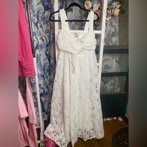 Elegant White Lace Maxi Dress